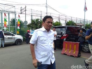 Ferdinand Kritik Pelebaran Trotoar Cikini, Habiburokhman Bela Anies Ferdinand Kritik Pelebaran Trotoar Cikini, Habiburokhman Bela Anies
