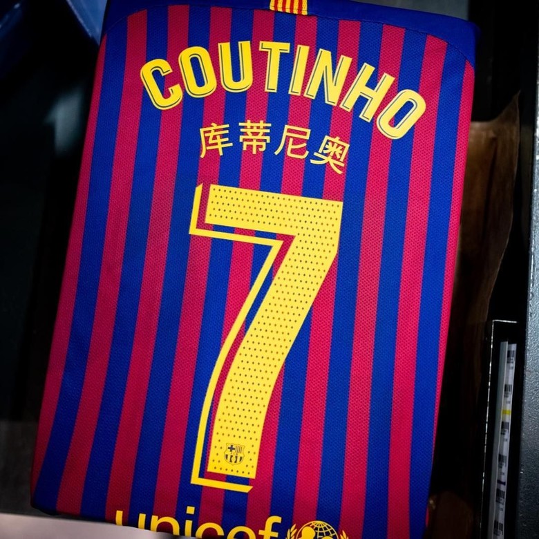 Gong Xi Fa Cai, Barcelona Pakai Jersey China di El Clasico