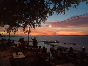 Menikmati Sunset di Kupang, Asyiknya dari Kafe Ini