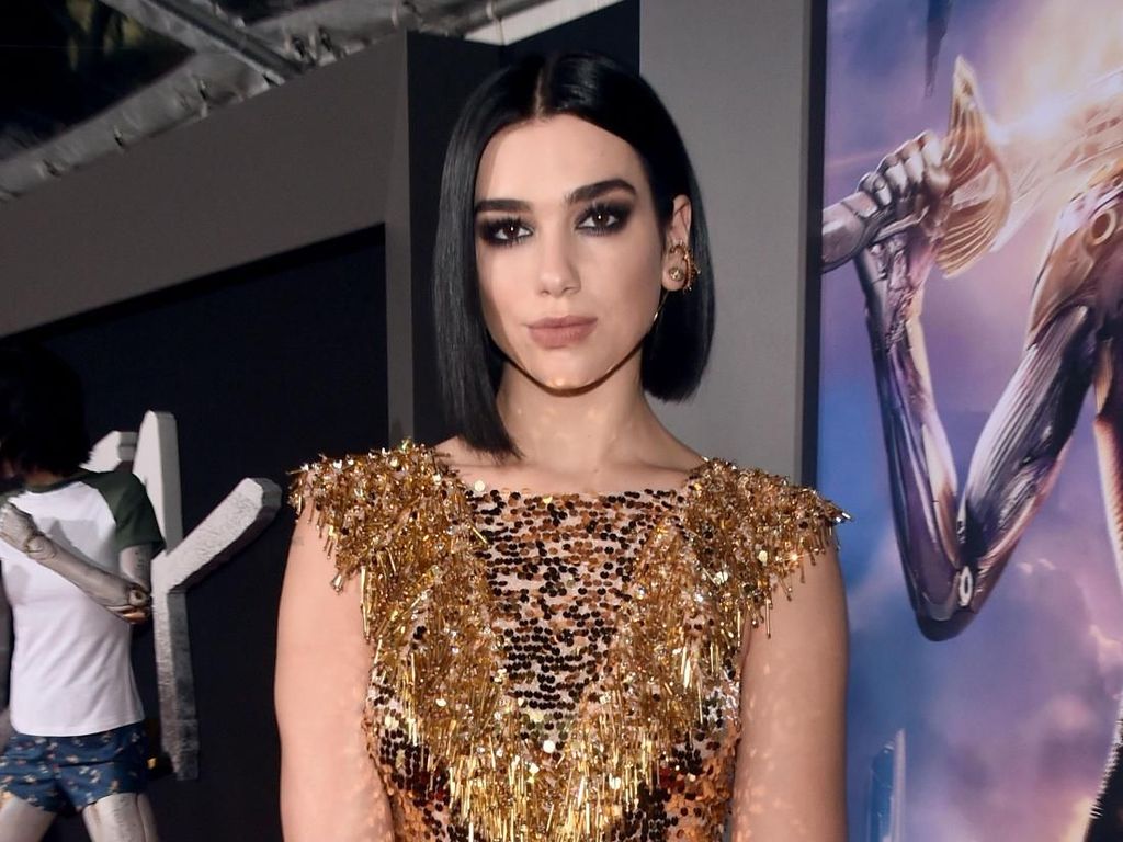 Baru Putus dari Pacar, Dua Lipa Jadian dengan Adik Gigi Hadid? Baru Putus dari Pacar, Dua Lipa Jadian dengan Adik Gigi Hadid?