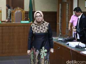 Eni Saragih Berharap Vonis Hakim Ringan dari Tuntutan Jaksa KPK Eni Saragih Berharap Vonis Hakim Ringan dari Tuntutan Jaksa KPK