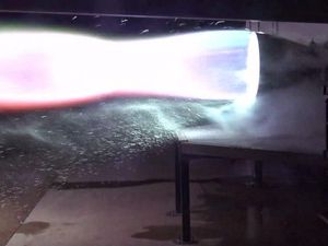 Elon Musk Pamer Mesin Roket Pengantar Manusia ke Mars