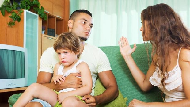 Aturan Jika Orang Tua Mau Berargumen di Depan Anak