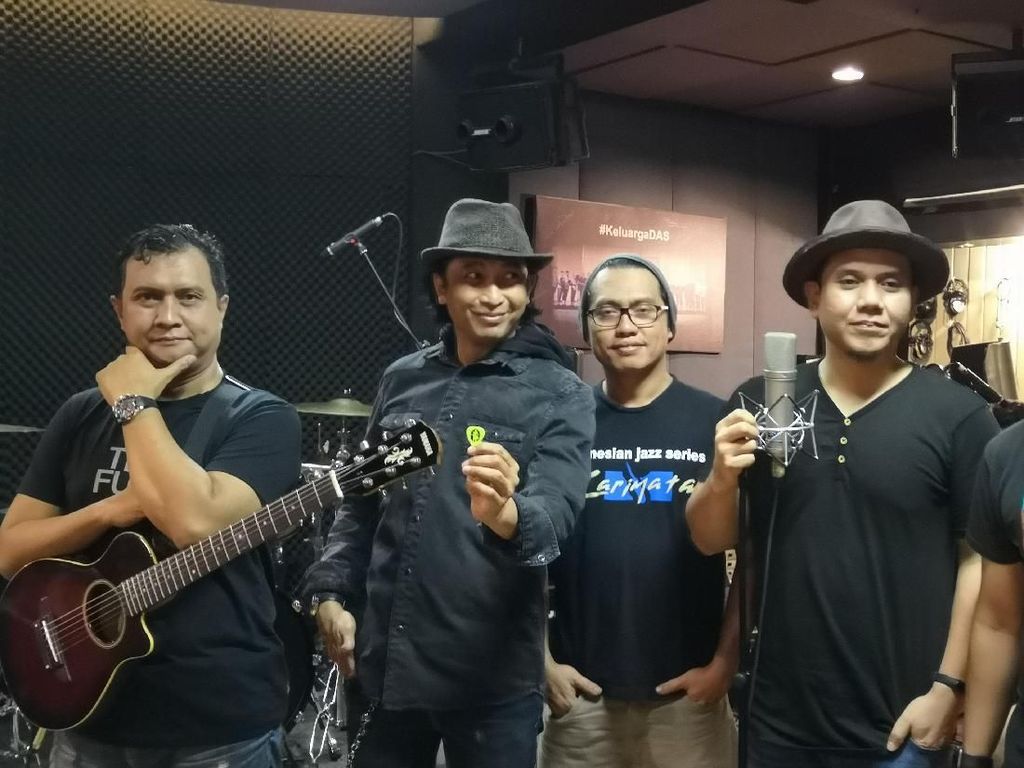 Aransemen Ulang Lagu Padi, Denny Chasmala Perhatikan Lirik Aransemen Ulang Lagu Padi, Denny Chasmala Perhatikan Lirik