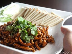 Sulaiman: Di Sini Ada Jing Jiang Rou Si yang Halal dan Autentik dari Xian Sulaiman: Di Sini Ada Jing Jiang Rou Si yang Halal dan Autentik dari Xian
