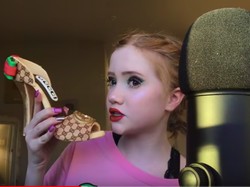 Waduh! Tarik Perhatian, Gadis Ini Makan High Heels