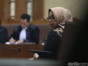 Tok! Eni Saragih Divonis 6 Tahun Bui dan Denda Rp 200 Juta Tok! Eni Saragih Divonis 6 Tahun Bui dan Denda Rp 200 Juta