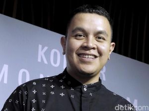 Tulus Abadikan Konser Monokrom dalam Album Terbaru Tulus Abadikan Konser Monokrom dalam Album Terbaru