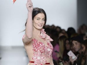 Mantan Miss Universe Dayanara Torres Didiagnosis Kanker Kulit