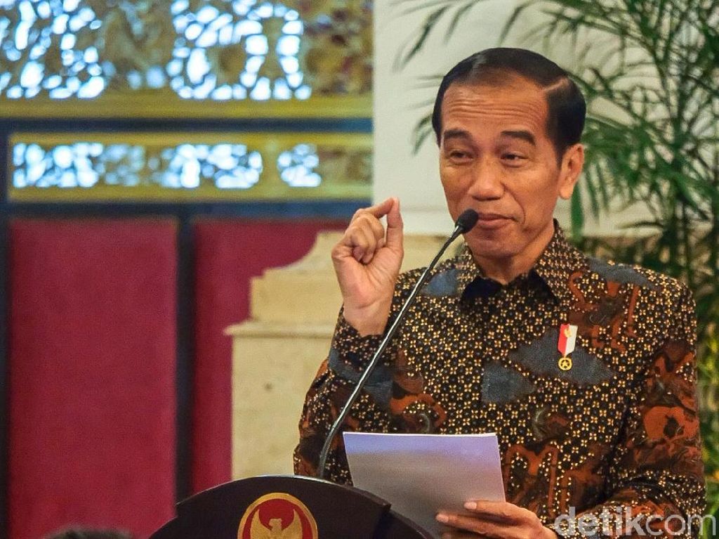 Jokowi 2 Kali Minta Maaf karena Salah Kostum Jokowi 2 Kali Minta Maaf karena Salah Kostum