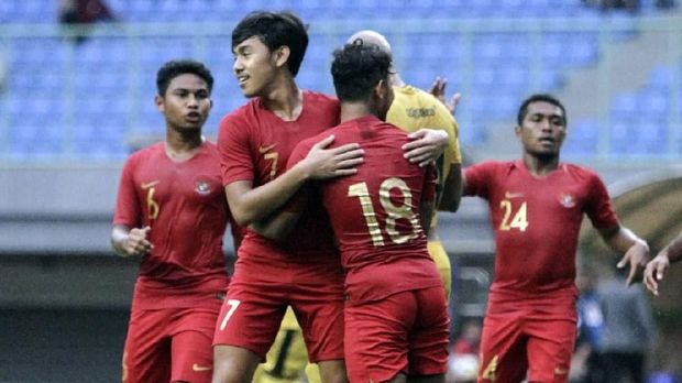 Timnas Indonesia U-22 imbang 2-2 lawan Bhayangkara FC. (