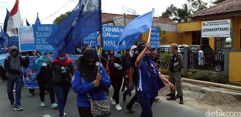 Buruh Desak Bupati Sukabumi Tuntaskan PHK dan Tunggakan Gaji Buruh Desak Bupati Sukabumi Tuntaskan PHK dan Tunggakan Gaji
