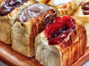 5 Tempat Jajan Roti Bakar Hits di Jakarta, Ada yang Jadul dan Kekinian 5 Tempat Jajan Roti Bakar Hits di Jakarta, Ada yang Jadul dan Kekinian