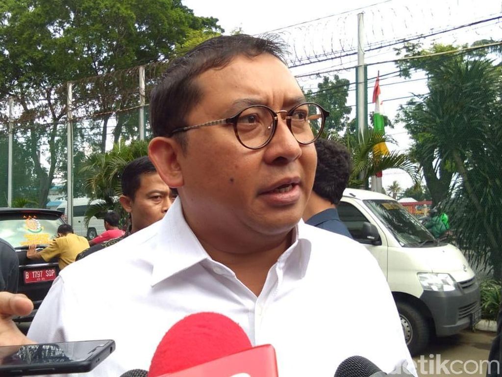 Muchdi PR Pro-Jokowi, Fadli: Nggak Ngaruh, Jenderal Hebat Gabung Kami Muchdi PR Pro-Jokowi, Fadli: Nggak Ngaruh, Jenderal Hebat Gabung Kami