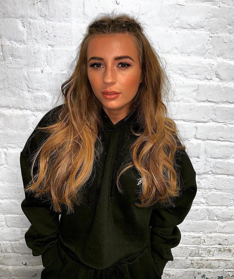 Дани ди. Dani Charlotte Dyer.