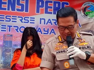 Dirilis Polisi, Reva Alexa Menangis dan Temannya Iwan Jatuh Pingsan Dirilis Polisi, Reva Alexa Menangis dan Temannya Iwan Jatuh Pingsan