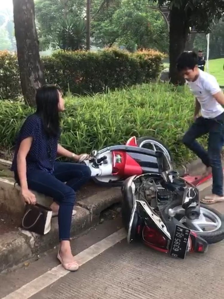 Adi Banting Motor karena Ditilang Tak Berhelm, Lawan Arus, Tak Bawa SIM-STNK
