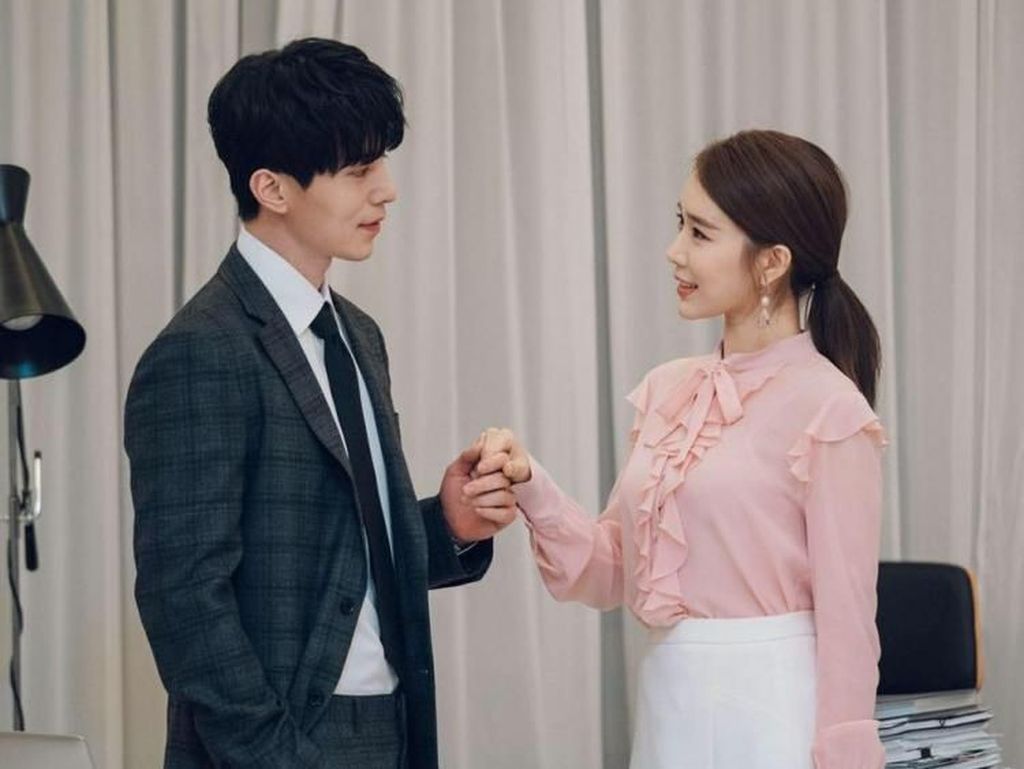 10 Drama Korea Romantis Tentang Dunia Kerja