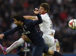 Baru pada Februari 2012, Sala mendapatkan debutnya bersama tim senior Bordeaux. Tapi setelah itupun, dia kesulitan menyegel satu tempat tim utama. Sala lantas dipinjam-pinjamkan ke sejumlah klub. (Foto: FRANCK FIFE / AFP)