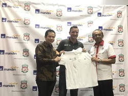 Mantan Bintang Liverpool Sambangi Kemenpora, Ada Apa?