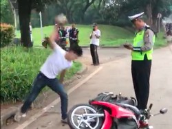 Kelakuan Pemotor Nakal yang Viral Tahun Ini