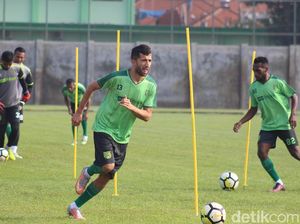Persebaya Pamer Dua Pemain Asing Lagi di Latihan