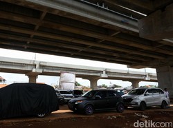 Ultimatum Kendaraan yang Parkir di Kolong Tol Becakayu