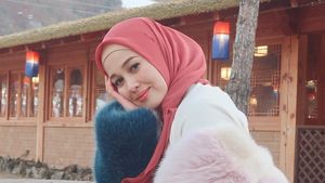 Foto Emma, Artis Cantik Malaysia yang Jadi Kontroversi Setelah Lepas Jilbab