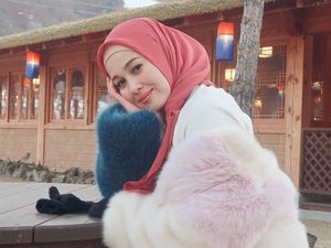 Foto Emma, Artis Cantik Malaysia yang Jadi Kontroversi Setelah Lepas Jilbab