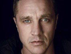 Aktor Final Destination Ini Ngefans Banget dengan Iko Uwais