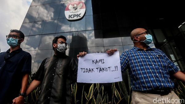 Aksi Solidaritas Pegawai KPK untuk Rekan yang Dianiaya