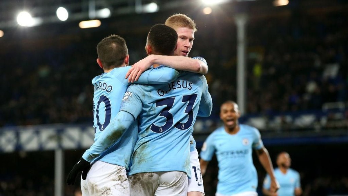 Manchester City nyaris mustahil menyapu bersih trofi musim ini, kata Kevin de Bruyne (Alex Livesey/Getty Images)