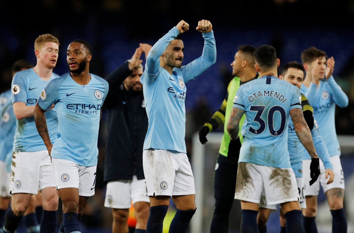 Man City tak menyerah mengejar Liverpool sehingga kini mampu memuncaki klasemen sementara. Foto: Phil Noble/Reuters