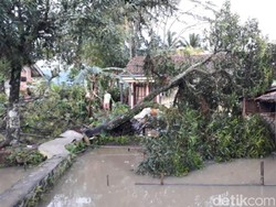 Waspada, Hujan Angin Landa Ciamis Setiap Sore