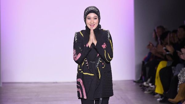 Dian Pelangi Kembali Bawa Hijab ke Panggung New York Fashion Week 2019