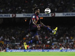 Direkrut dari Arsenal senilai 15 juta pound sterling pada 2012, Alex Song gagal beradaptasi dengan gaya bermain Barcelona. Alhasil, Song kembali ke Premier League sebagai pemain pinjaman di West Ham. Di musim keduanya dengan The Hammars, Song diterpa berbagai cedera dan kini berkarier di klub Swiss, Sion. Foto: Getty Images
