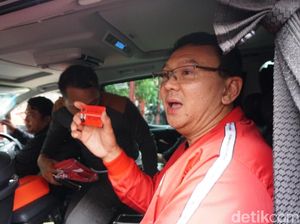 Tanda-tanda hingga Ahok Pakai Jas PDIP