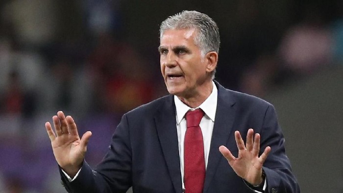 Soccer Football - AFC Asian Cup - Semi-Final - Iran v Japan - Hazza Bin Zayed Stadium, Al Ain, United Arab Emirates - January 28, 2019   Iran coach Carlos Queiroz reacts   REUTERS/Suhaib Salem