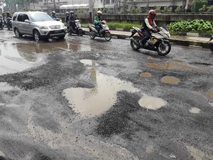 Pemkot Bekasi Segera Perbaiki Jalan di Kalimalang yang Rusak Berat