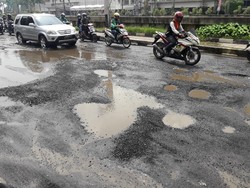 Pemkot Bekasi Segera Perbaiki Jalan di Kalimalang yang Rusak Berat