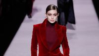 Foto: Gigi Hadid Sampai Courtney Love di Show Tom Ford, Siapa Favoritmu?