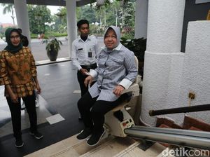 Dirawat di Rumah Sakit, Wali Kota Risma Sempat Habiskan 1 Kantong Infus Dirawat di Rumah Sakit, Wali Kota Risma Sempat Habiskan 1 Kantong Infus