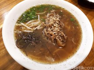 Slurpp! Hangatkan Badan dengan Ramen Topping Daging Sapi di 5 Tempat Ini
