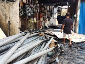 Kebakaran di Toko Material di Cilandak Berasal dari Bengkel Las