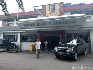 Pengacara Pastikan Dhani Tak Dapat Keistimewaan di Rutan Medaeng Pengacara Pastikan Dhani Tak Dapat Keistimewaan di Rutan Medaeng