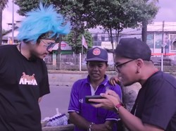 Tretan Muslim Ngeprank Jadi Atta Halilintar ke Pemulung, Berhasil Nggak Ya?