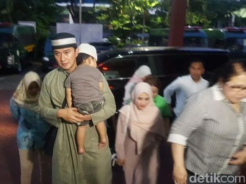 Mandala Shoji Menyerahkan Diri