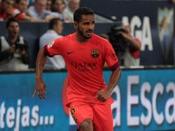 Douglas tampil menjanjikan bersama Sao Paulo sebelum direkrut Barca pada 2014. Bek kanan Brasil itu gagal mengamankan satu tempat permanen di starting XI sehinga di pinjamkan ke Sporting Gijon dan Benfica. Pada musim panas 2018, Douglas kembali dipinjamkan, kali ini ke klub Turki Sivasspor. Foto: Getty Images