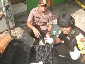 Polisi Sebut Koper Mencurigakan di Depan Warteg Jatinegara Kosong Polisi Sebut Koper Mencurigakan di Depan Warteg Jatinegara Kosong