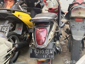 Motor yang Dibanting Adi Saputra Belum Dibawa dari Polres Motor yang Dibanting Adi Saputra Belum Dibawa dari Polres